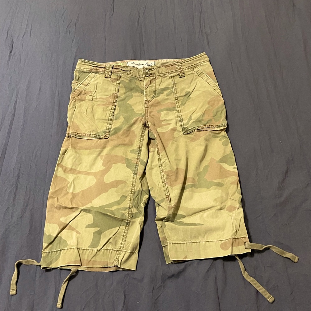 American eagle camo capris